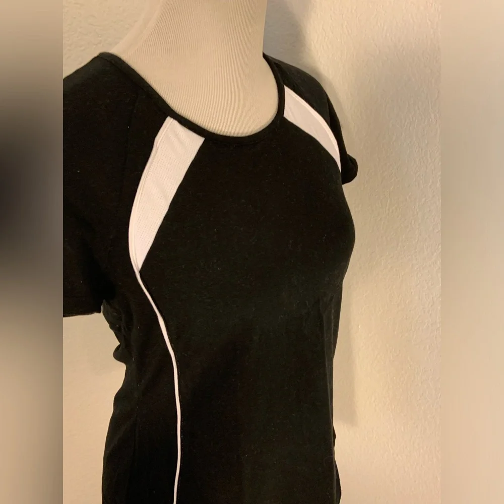 NWOT Althletic Works Black & White Short Sleeve T-Shirt - Size Large (12-14) - Picture 2 of 6